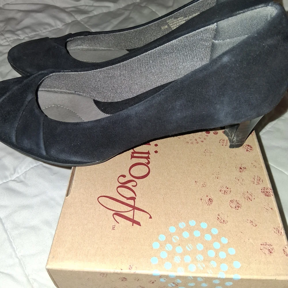 Eurosoft by SAS Women's Black Suede Heels